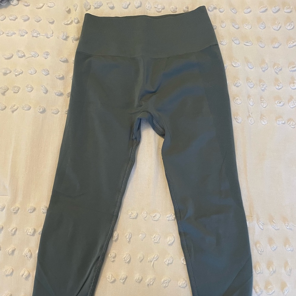 Alphalete Amplify charcoal leggings